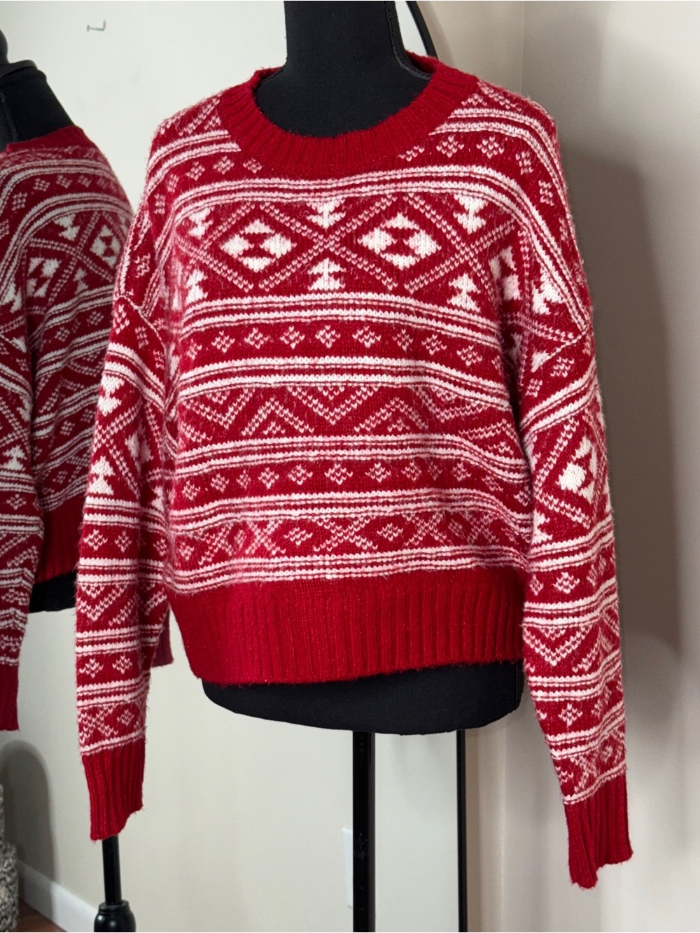 American Eagle Fair Isle Sweater Red White Size M